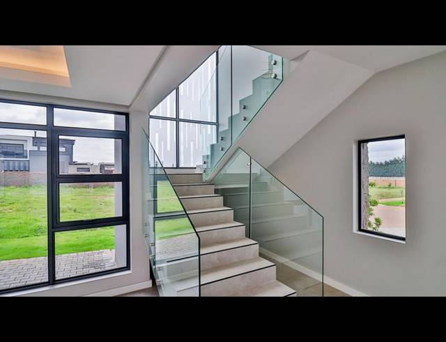 4 BEDROOM HOUSE FOR SALE IN MIDSTREAM ESTATE